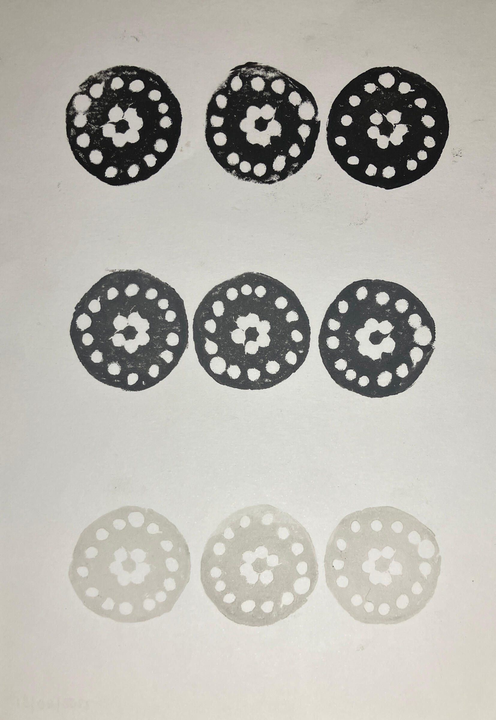 Gravura em matriz feita com porcelana fria