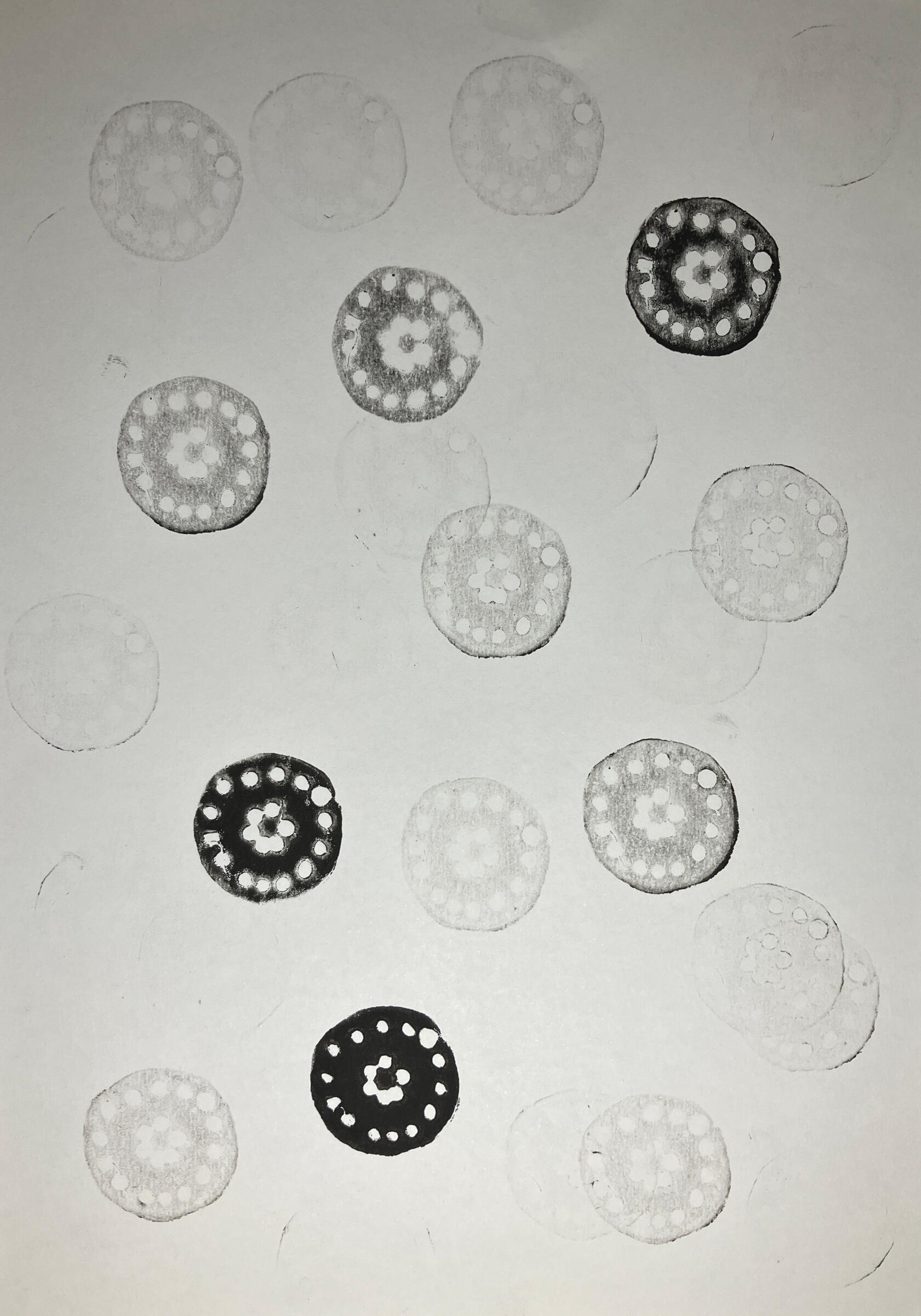 Gravura em matriz feita com porcelana fria